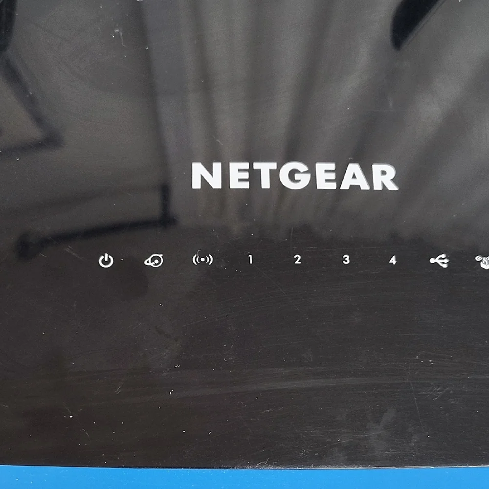 NetGear Black Wireless Router - Picture 2 of 3